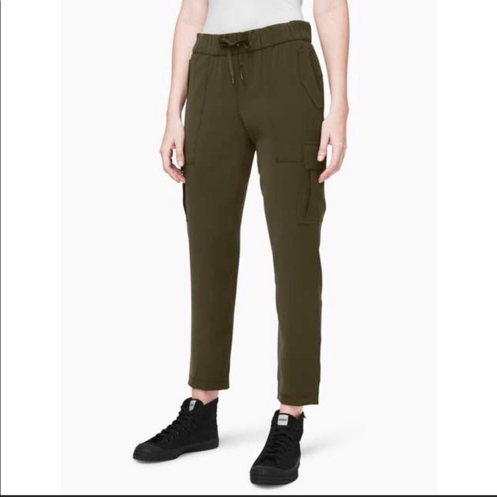 Lululemon Ready Set Cargo Pant woven, size 4
